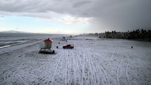 http://www.latimes.com/local/lanow/la-me-ln-winter-storm-mountains-20150302-story.html