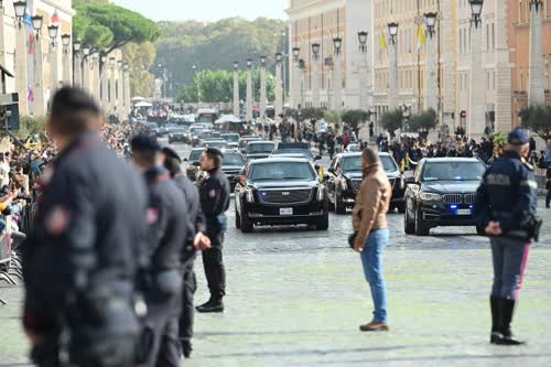 https://web.archive.org/web/20211029184816/https://nypost.com/2021/10/29/joe-biden-sees-rome-with-85-car-motorcade-before-climate-summit