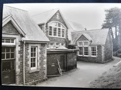 00-0-Copr_2002-Paul_James_Lewis_School_for_boys_Pengam_Est_1729t.jpg