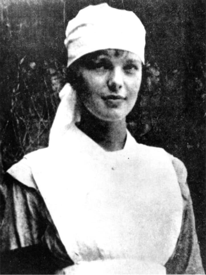 Amelia Earhart woprking as a nurse in Toronto 1917-1918