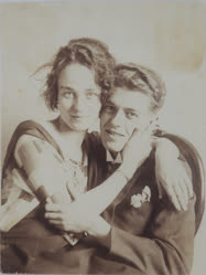 00-0-Copr_2025-Rene_Margritte_and_wife_Georgette_Bergert.jpg